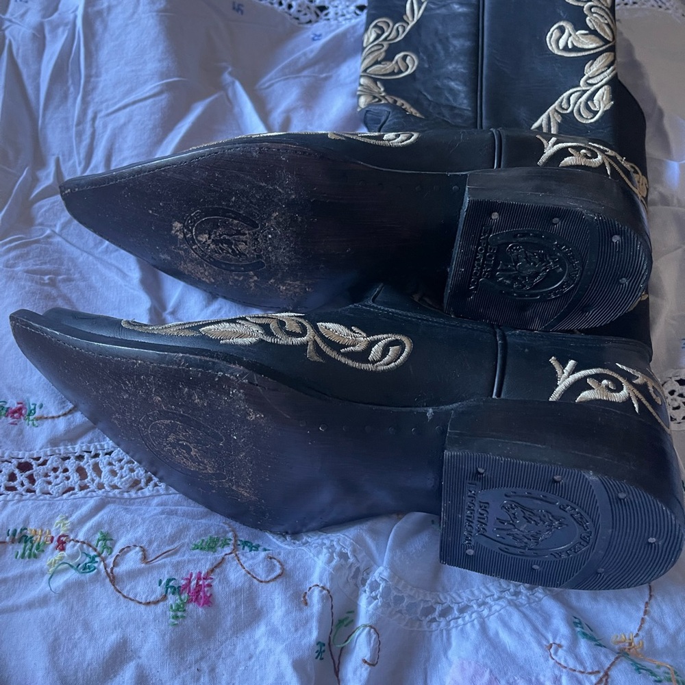 Barely used boots - Picture 4 of 6